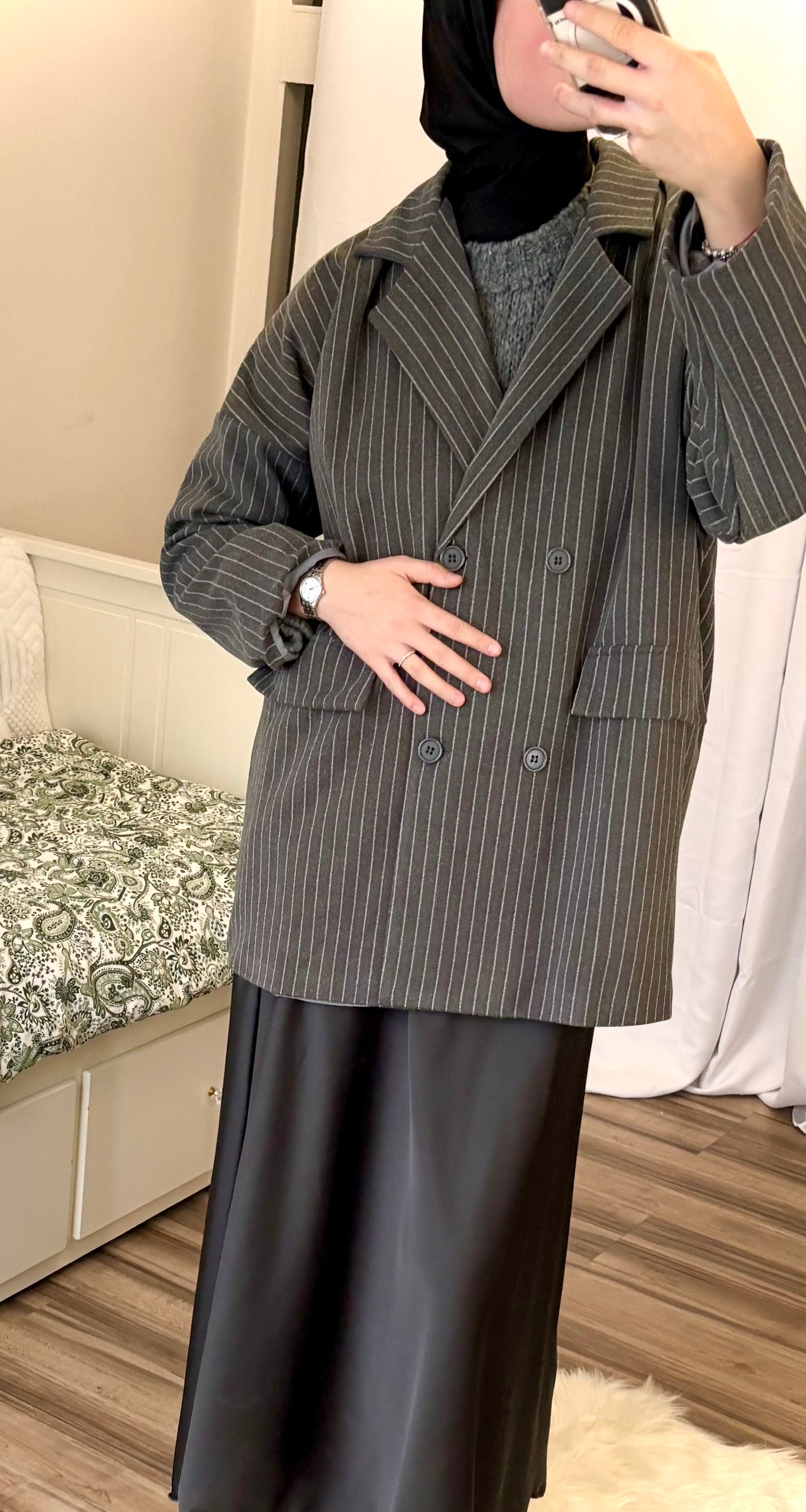 Longue jupe satin grise