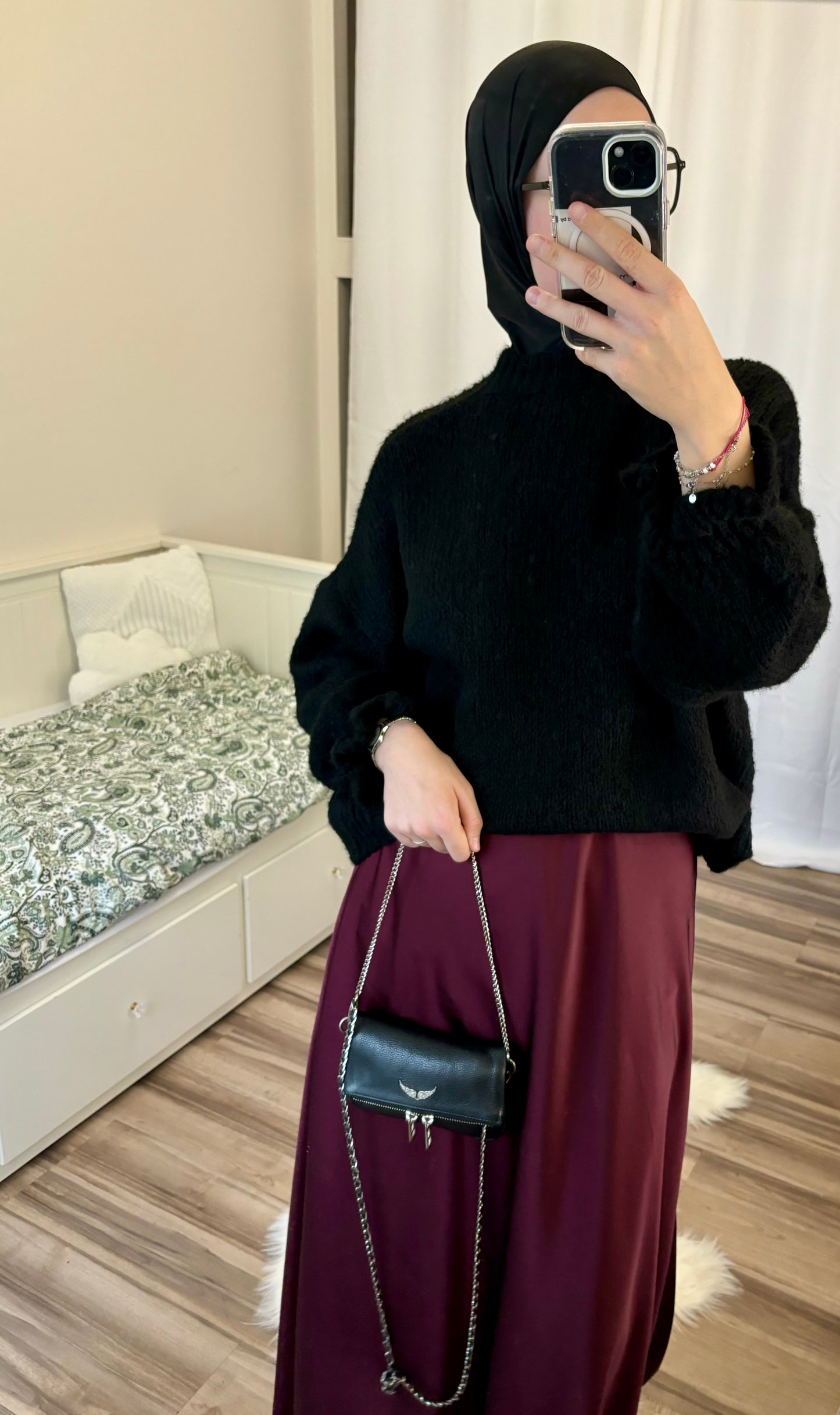 Longue jupe satin bordeaux