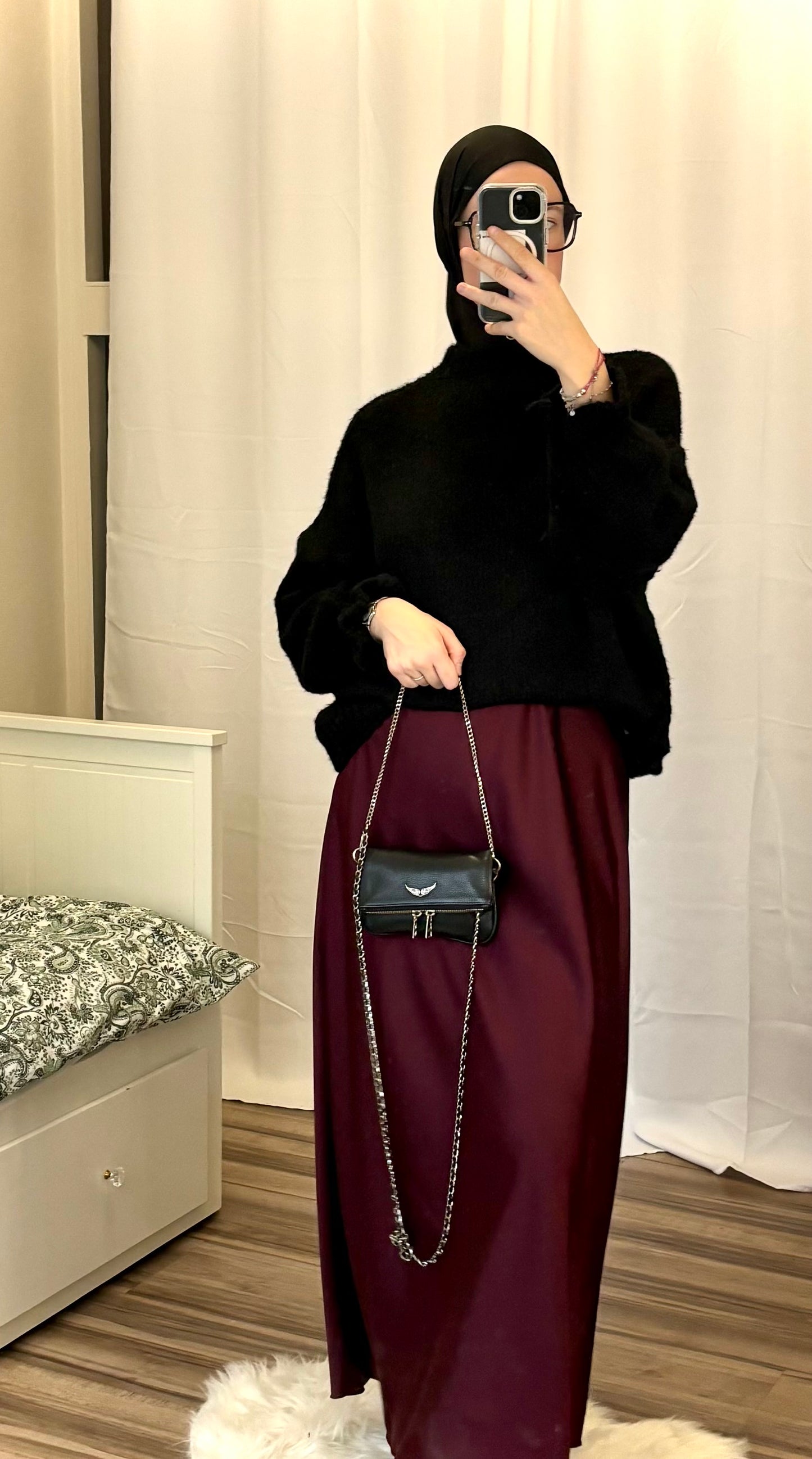 Longue jupe satin bordeaux